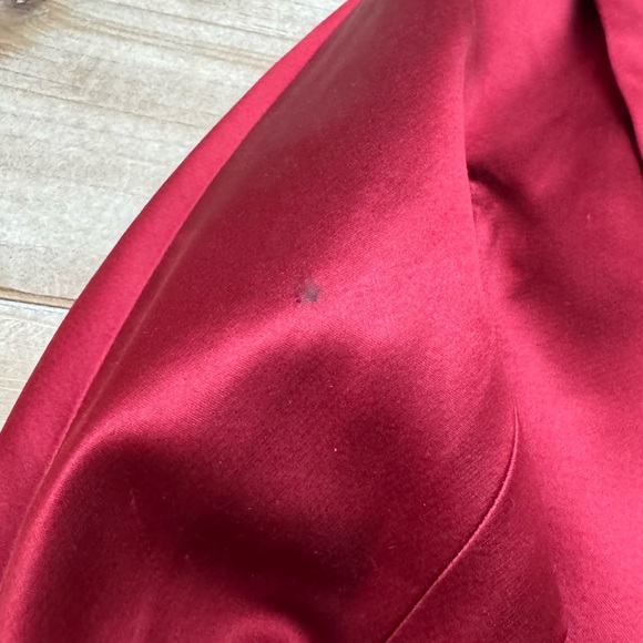 Lafayette 148 New York Red Silk 2pc Set Red Cropped Jacket and Shell | Petite 6 - Picture 8 of 8